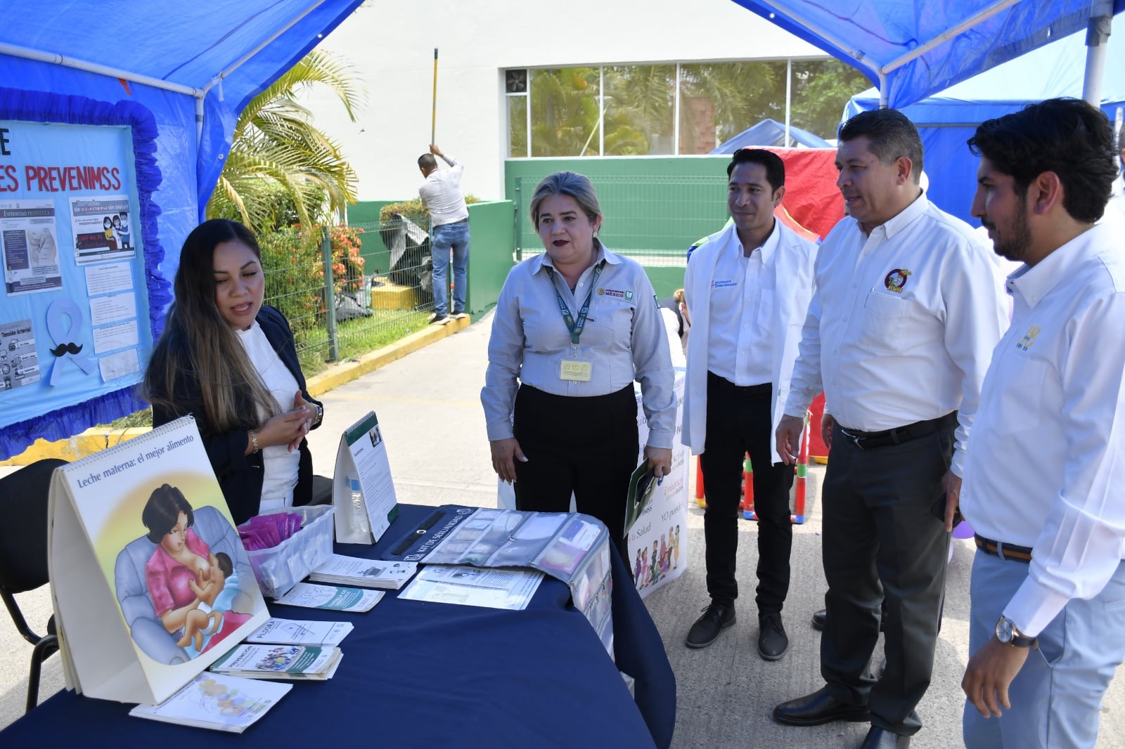 Unidad Médica Familiar del IMSS, rindió homenaje a trabajadores con más de 25 años de labor.