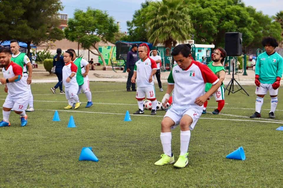 Integrantes de la Selección Nacional de Futbol Talla Baja