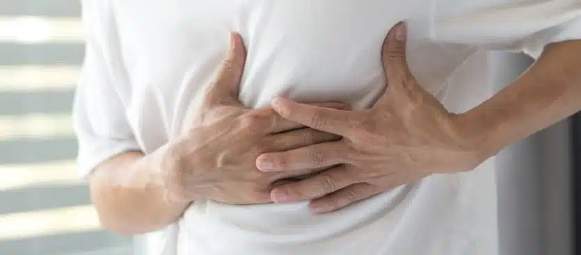 Sufres dolor y pinchazos en el pecho; causas comunes y recomendaciones