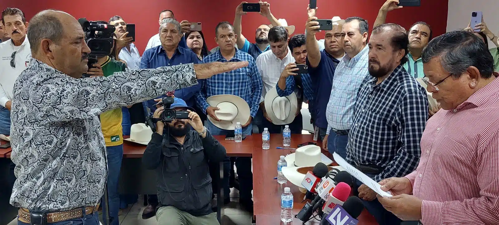 Toma de Protesta. Nuevo líder, para la Asociación Ganadera de Sinaloa.