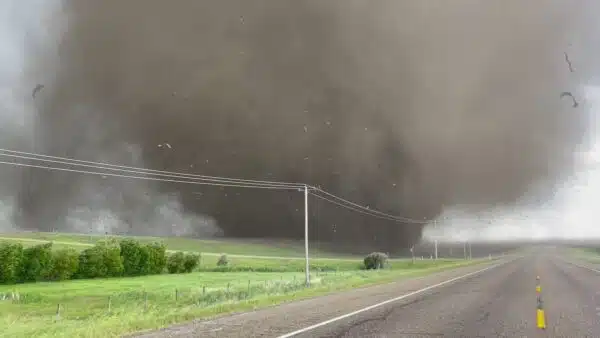 Tornado causa estragos en Canadá