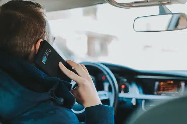 Uso del celular al conducir