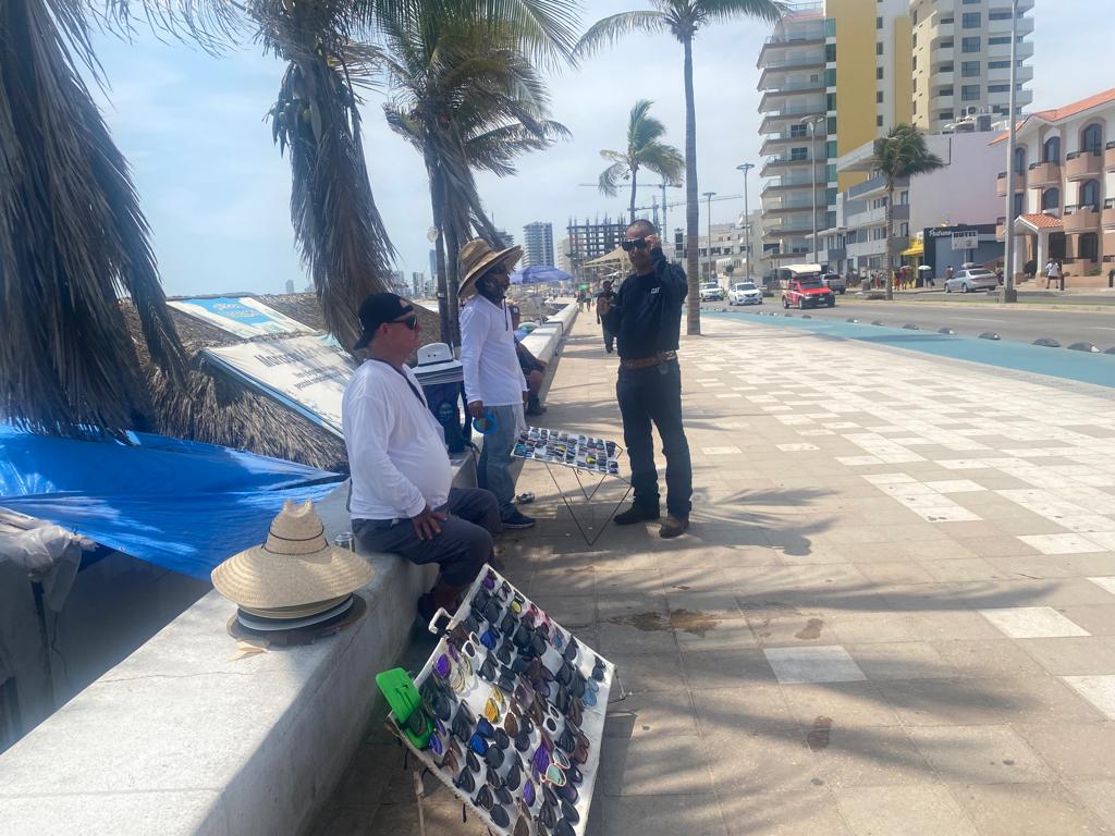 Comercios en puerto de Mazatlán