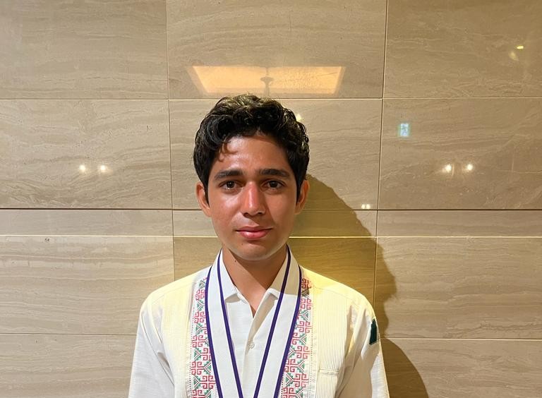 Joven mazatleco Víctor Manuel Bernal Ramírez