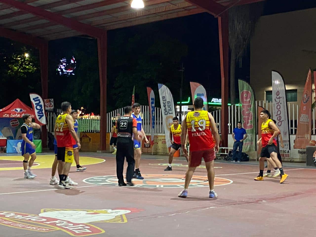 ¡Se fue la luz! A medio minuto del campeonato, se interrumpe la final del Basquet La Mexicana