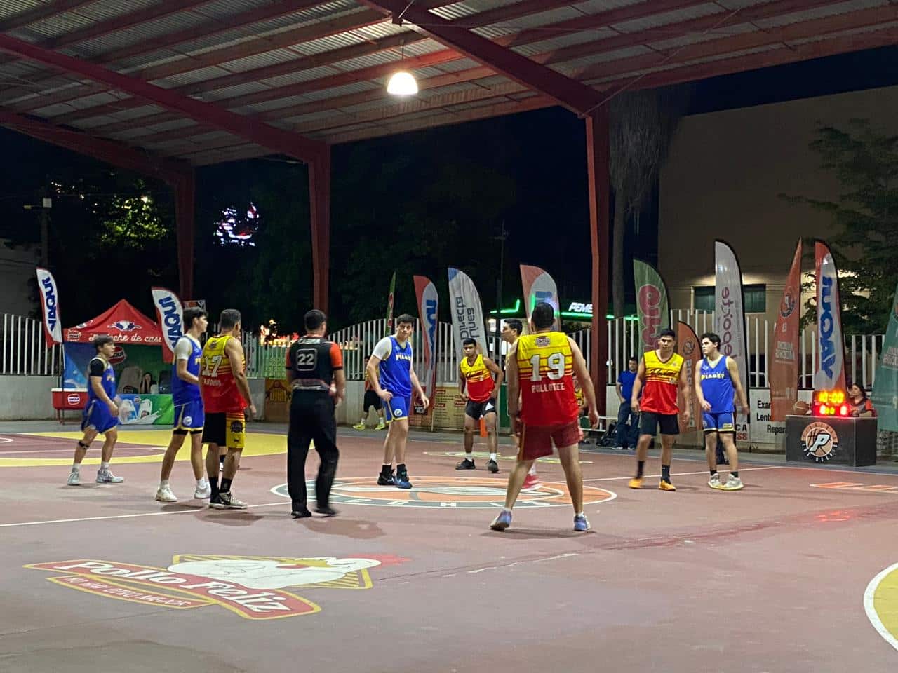 ¡Se fue la luz! A medio minuto del campeonato, se interrumpe la final del Basquet La Mexicana