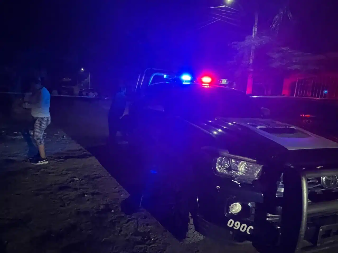 ¡Pidieron las llaves! Hombres armados despojan Jeep en Navolato