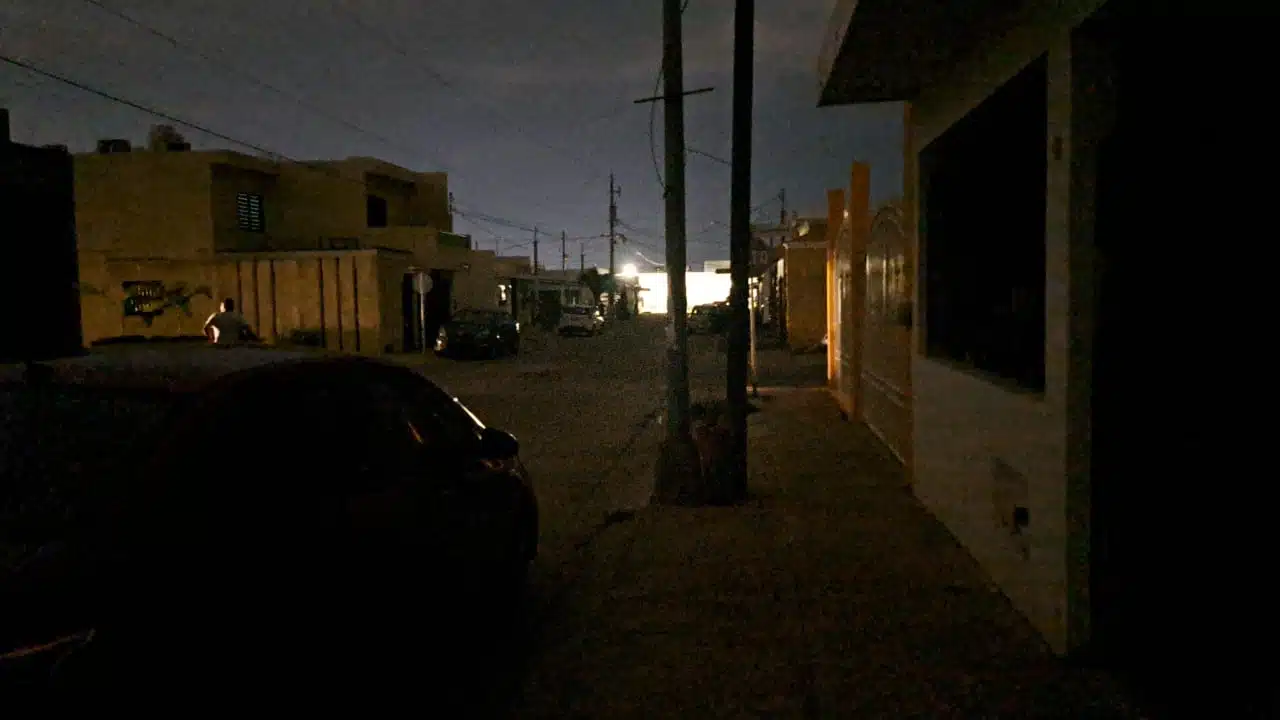 ¡Casi una hora sin luz! Apagón deja sin servicio de energía eléctrica a varias colonias de Mazatlán