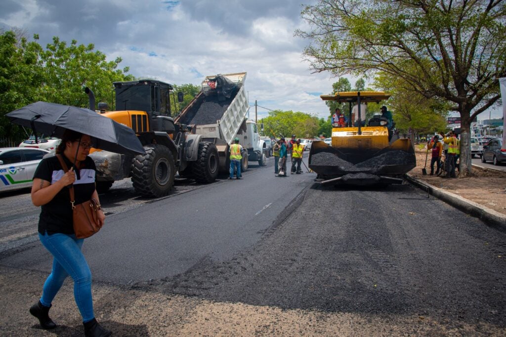 ¡Van contra los baches! Ayuntamiento de Culiacán invierte 5 mdp para reparar vialidades