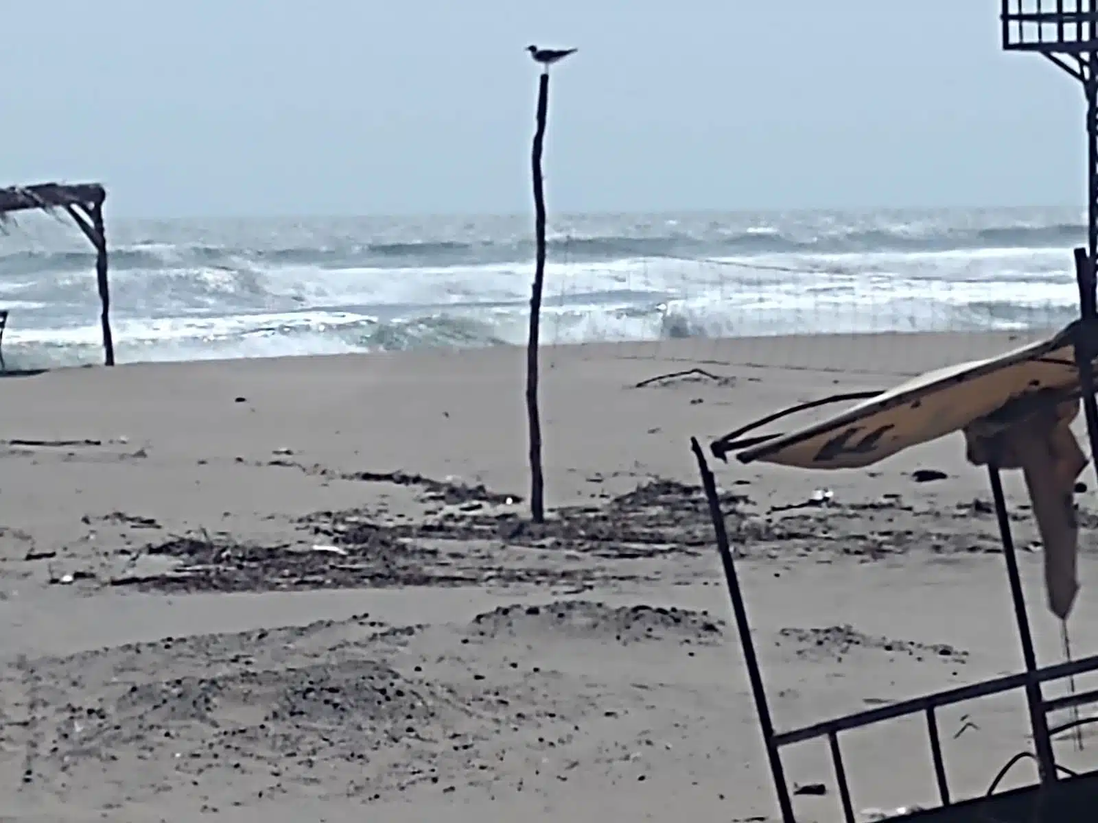 Protección Civil de Guasave cierra playas a bañistas por alto oleaje