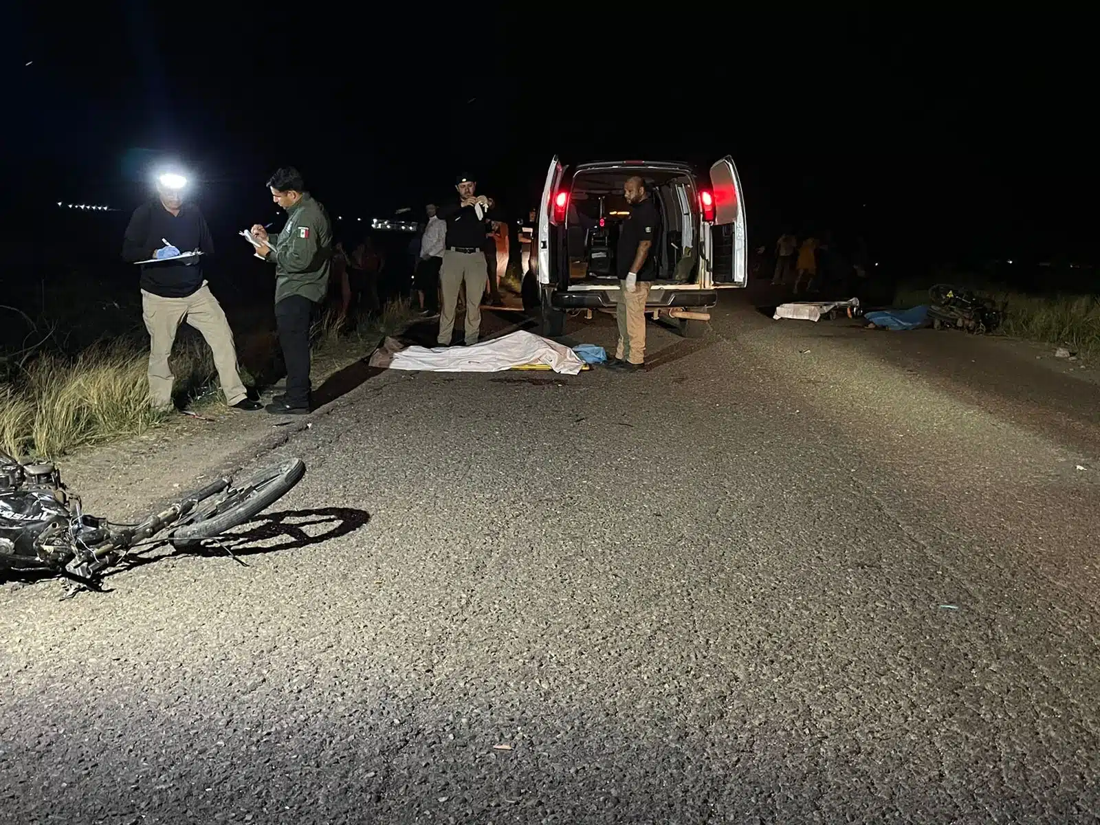 ¡Fuerte encontronazo! Mueren dos hombres tras impactarse en su motocicleta en Costa Rica, Culiacán 