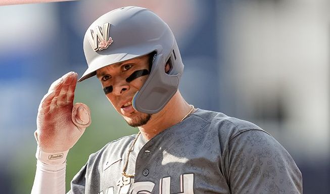¡Intratable! Joey Meneses castiga con cuadrangular a los Rangers de Texas