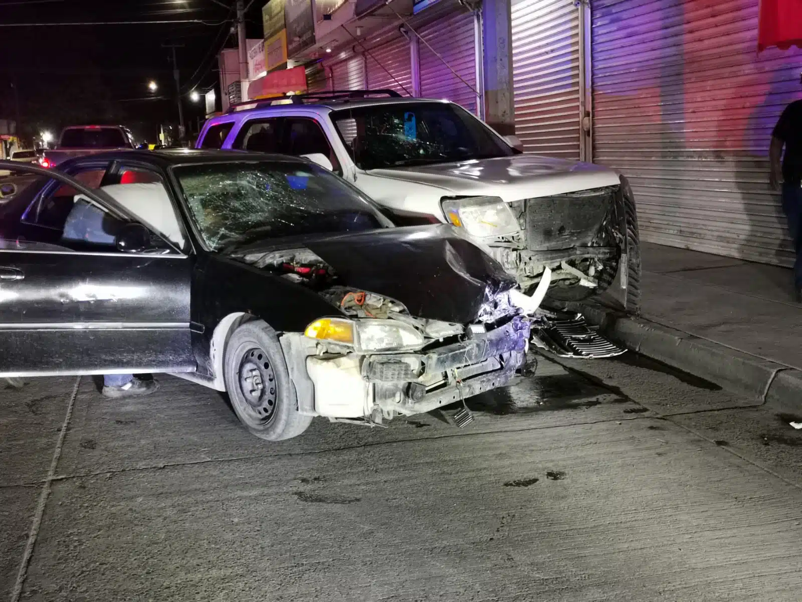 ¡Intentó escapar! Conductor ebrio provoca choque múltiple en Los Mochis y deja lesionados