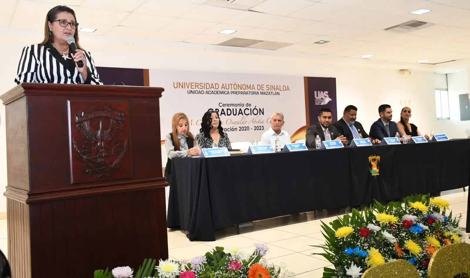 Egresan más de 300 jóvenes de la emblemática Preparatoria Mazatlán de la UAS 