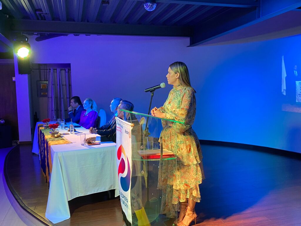 Elvia Lourdes Martín Mata nueva presidente del Club Rotario Del Valle del Fuerte