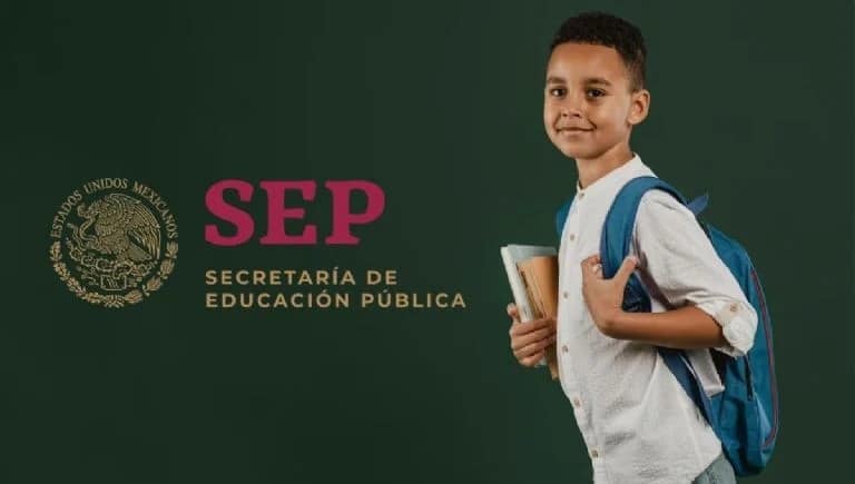 Niño en foto sep