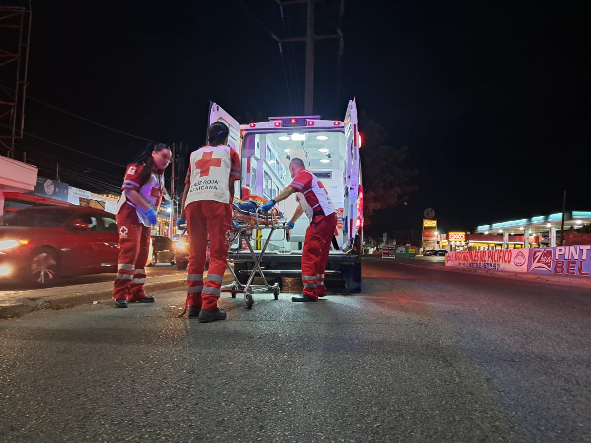 Joven queda lesionada tras choque en transitado cruce del sector oriente de Culiacán