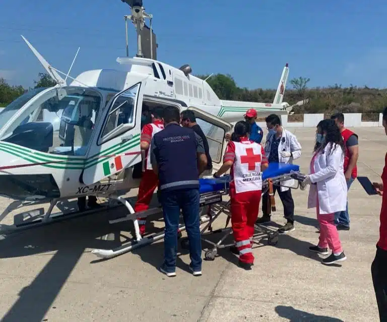 El niño fue llevado a Mazatlán de donde con apoyo de Gobierno del estado, fue llevado vía aérea al Pediátrico de Culiacán