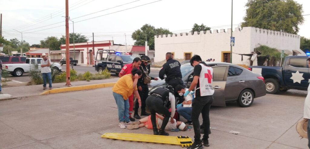 Atropellan a doña Virginia, de 82 años, en Angostura y resulta con golpes en el cuerpo y cabeza