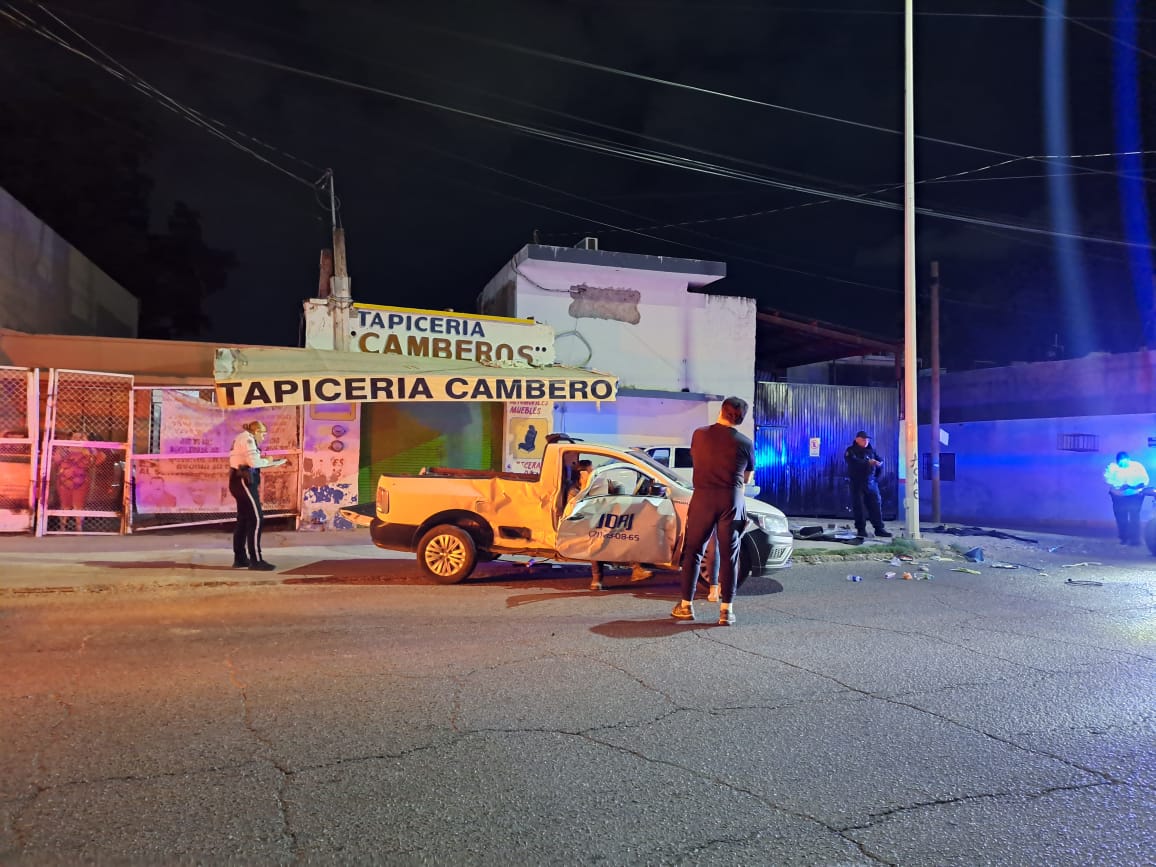 Choque sobre la Álvaro Obregón deja a una mujer lesionada, en Culiacán