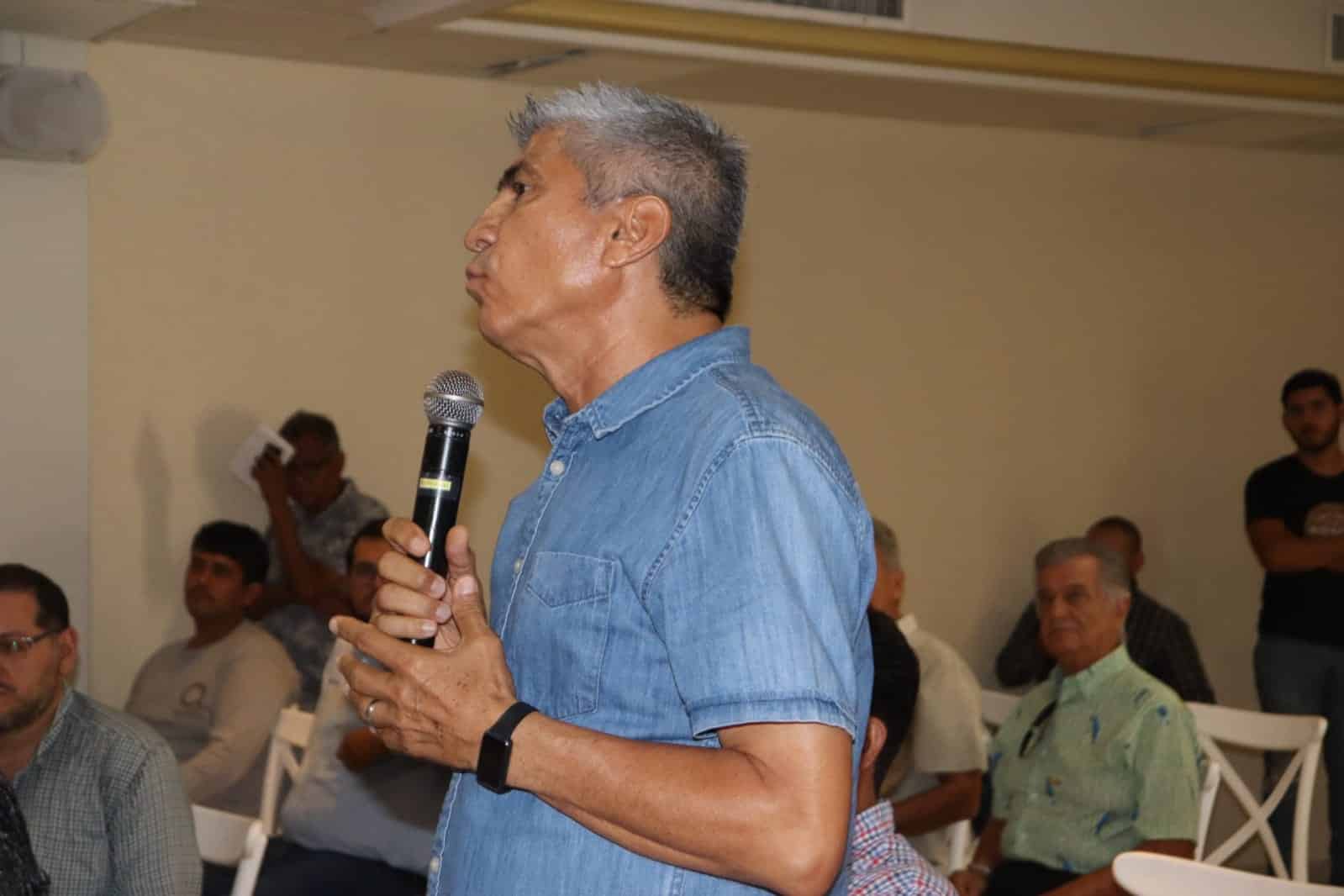Priistas muestran su apoyo a Enrique de la Madrid, pero también lo cuestionan sobre el futuro de México