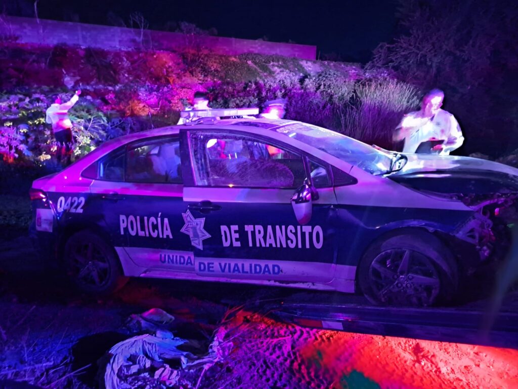 Persecución al oriente de Culiacán acaba con dos patrullas volcadas; hay cinco agentes heridos