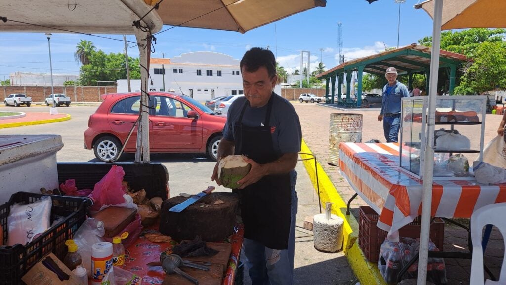 No se sienten las vacaciones: Vendedores ambulantes de La Puntilla, en Mazatlán, reportan bajas ventas