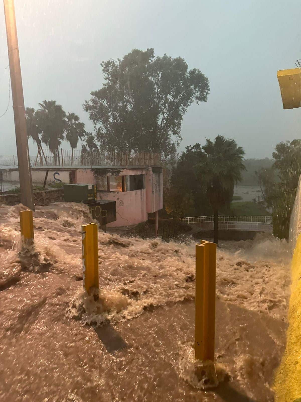 ¡Se está cayendo el cielo en El Fuerte! Se cumple pronóstico y las lluvias llegan al Pueblo Mágico  