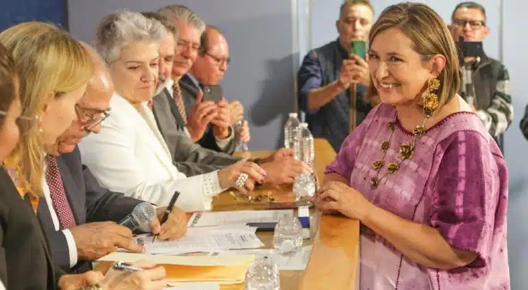 Xóchitl Gálvez se registra como aspirante a la presidencia de México del 2024