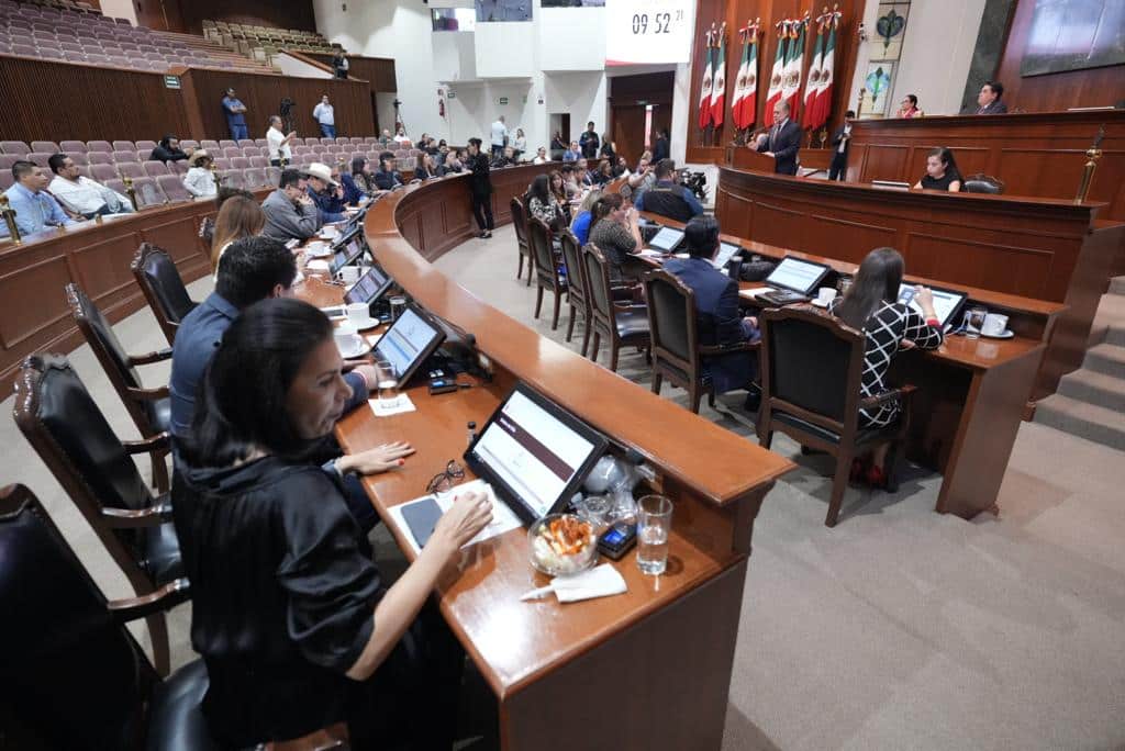 diputados de la 64 Legislatura en Sesión Extraordinaria
