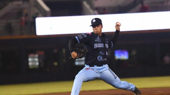 Lanzador de Algodoneros de Guasave, Jesús Broca, es firmado por equipo de Grandes Ligas.