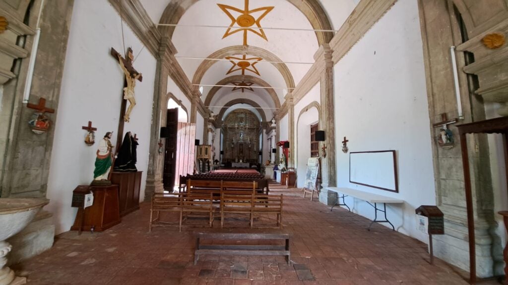 Interior de la iglesia de Copala