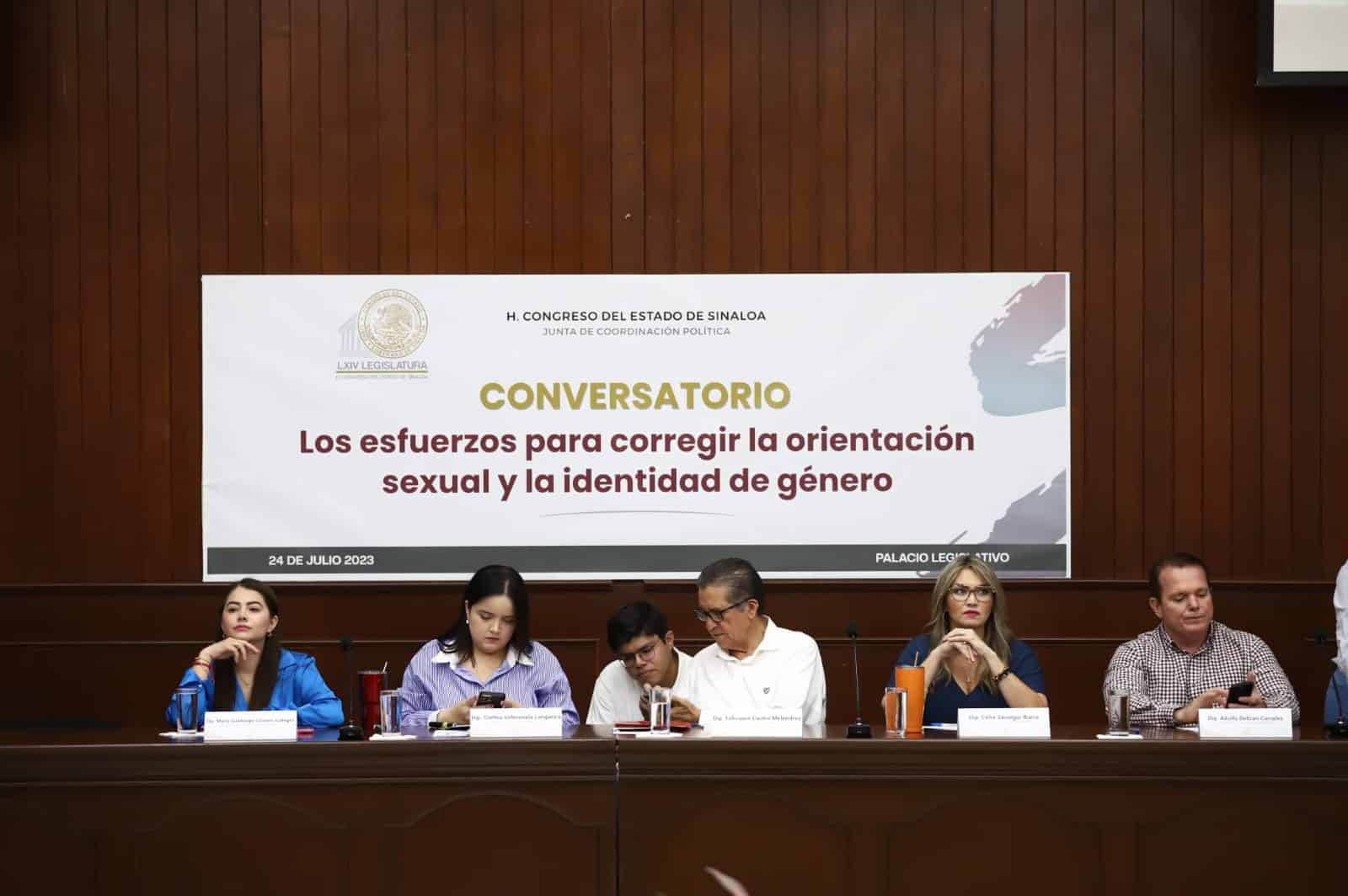 conversatorios sobre los Esfuerzos para Corregir la Orientación Sexual y la Identidad de Género (1)