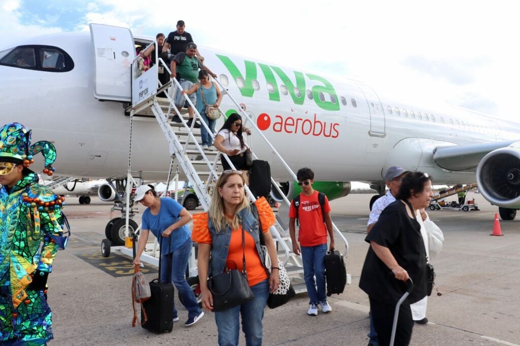 Inauguran vuelo Ciudad Juárez-Mazatlán