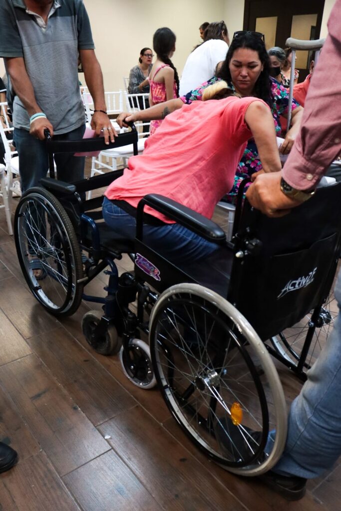 Ayuntamiento de Ahome entrega aparatos ortopédicos, a discapacitados de imdis.