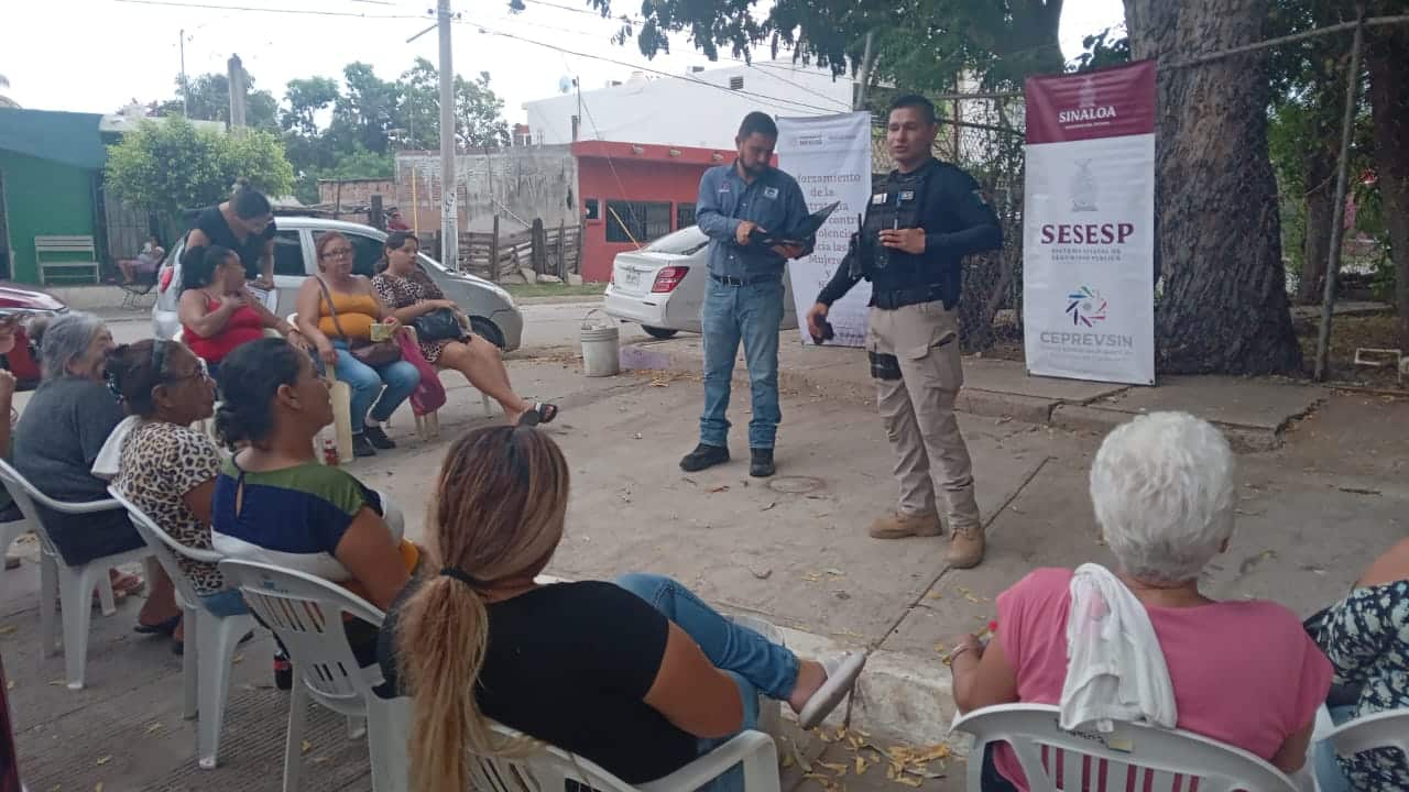 Sesesp impartiendo pláticas con mujeres