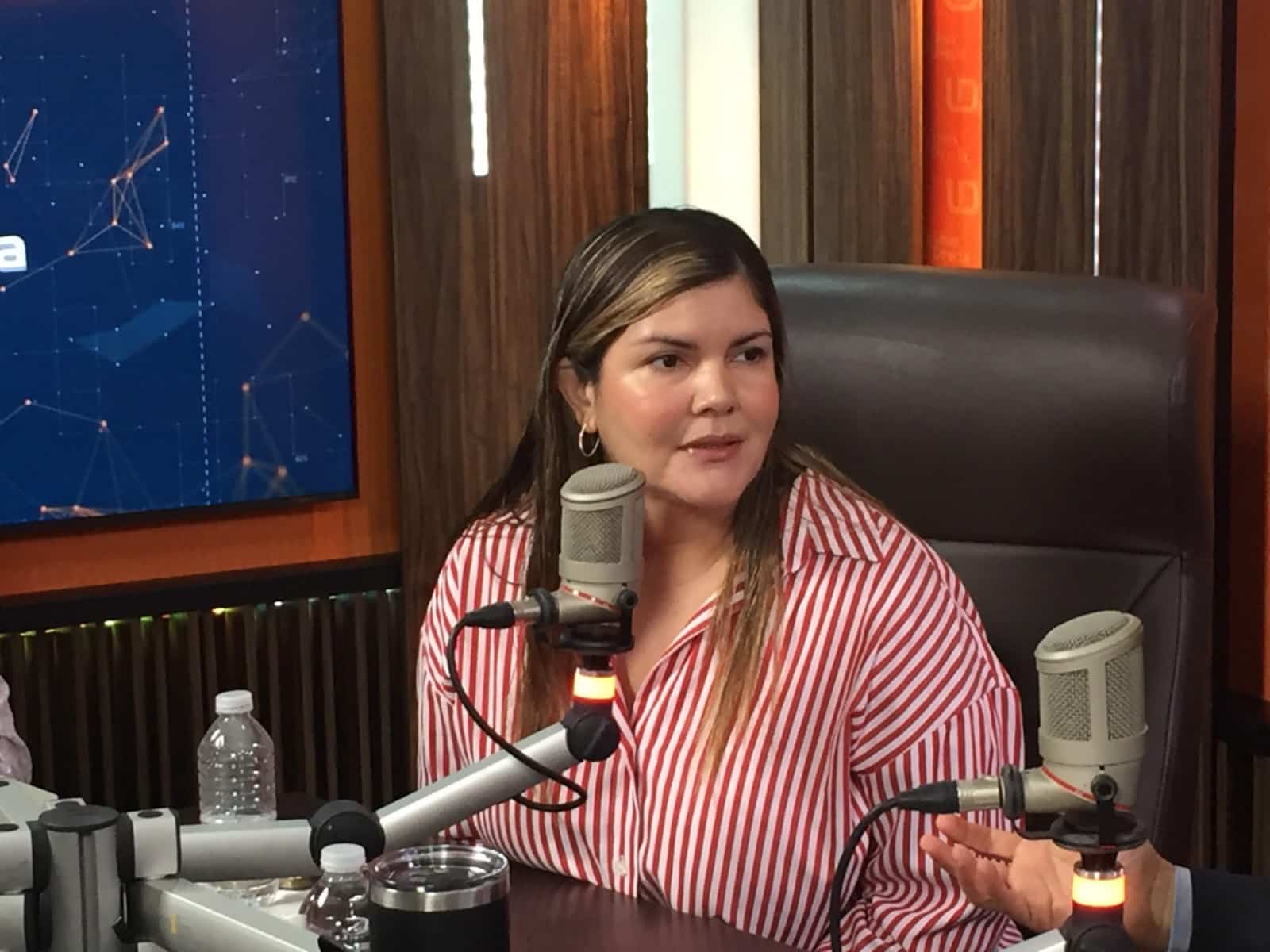 Merary Villegas Sánchez entrevistada en la Mesa de Análisis de Línea Directa