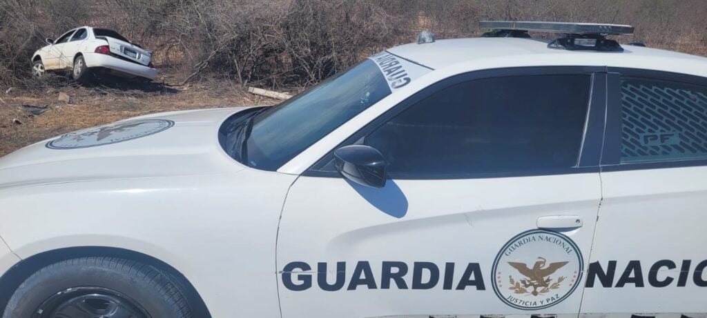Autoridades presentes en accidente por la autopista Mazatlán-Culiacán