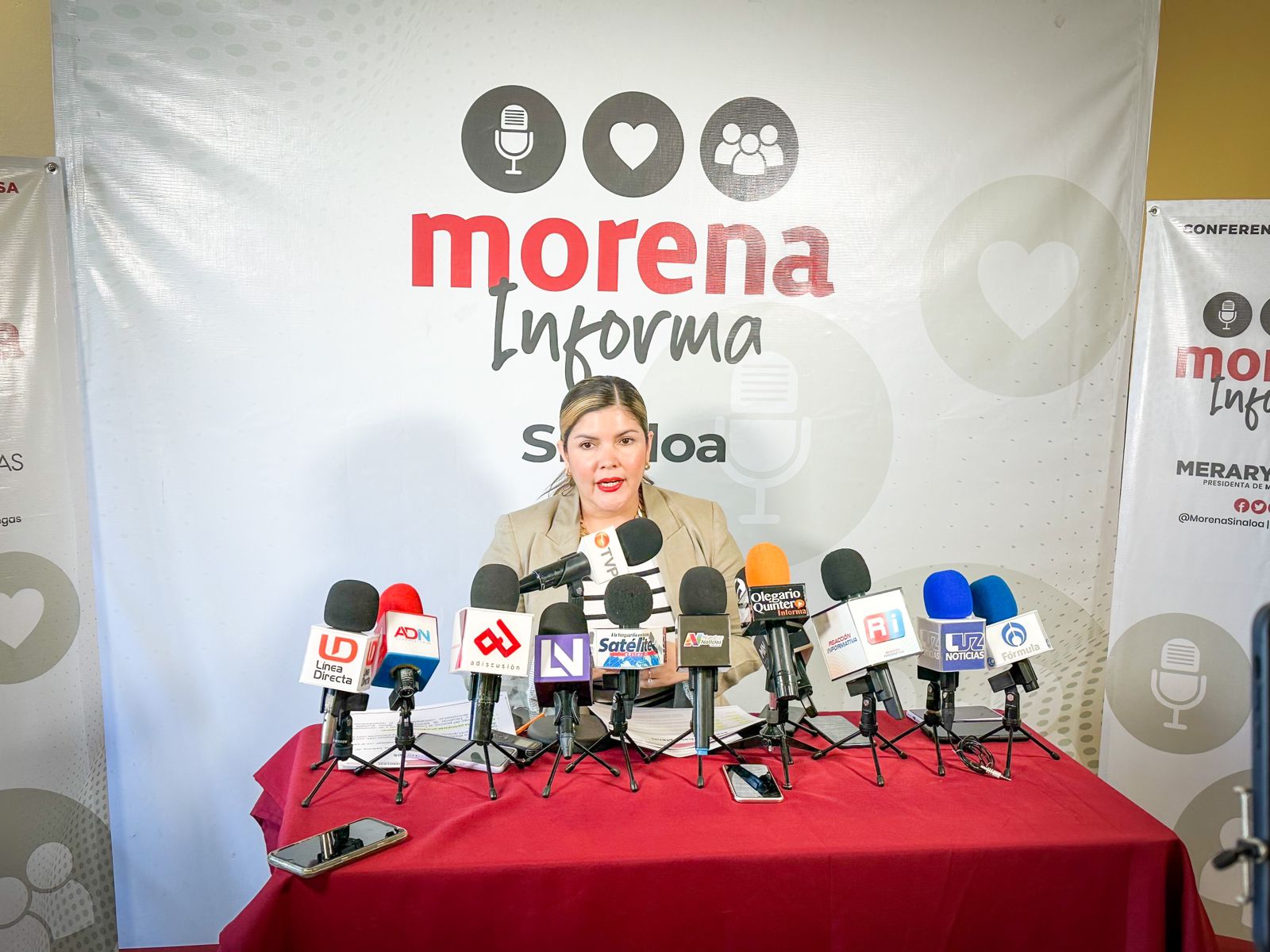 Merary Villegas Sánchez en rueda de prensa