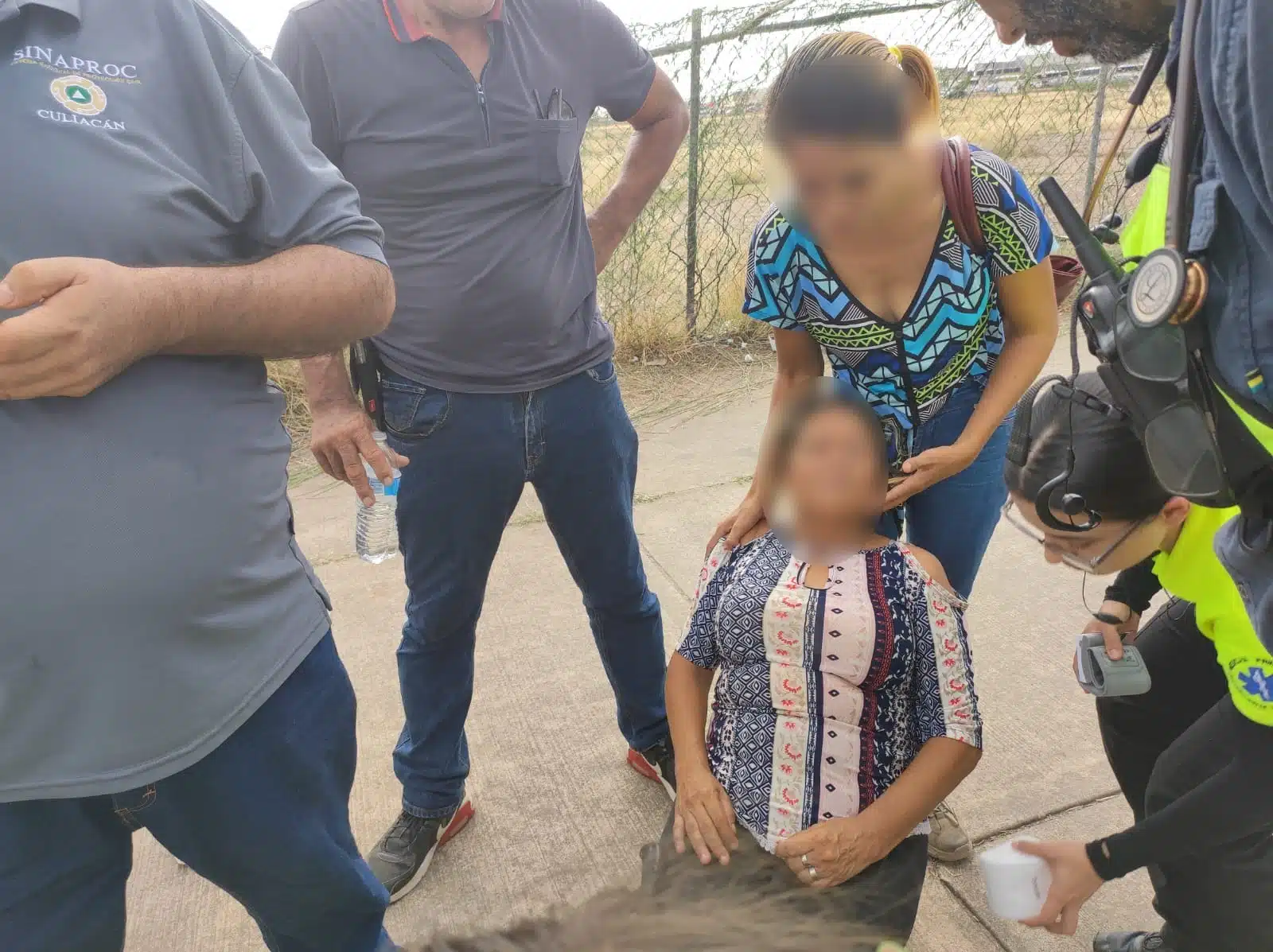 Mujer sufre agotamiento por calor en evento de Claudia Sheinbaum en Culiacán