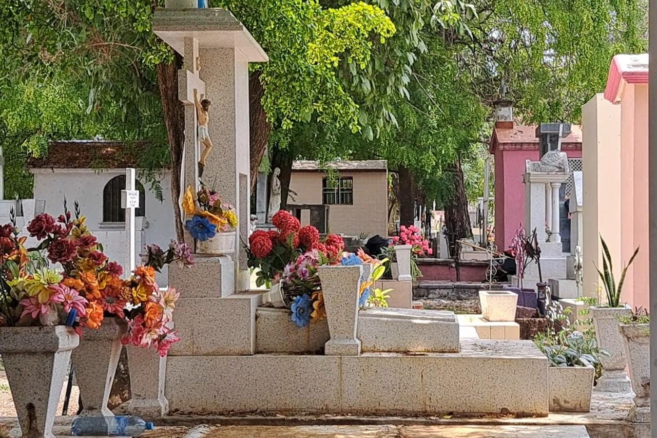 Encuentran restos óseos desconocidos en tumba de Panteón Civil de Culiacán