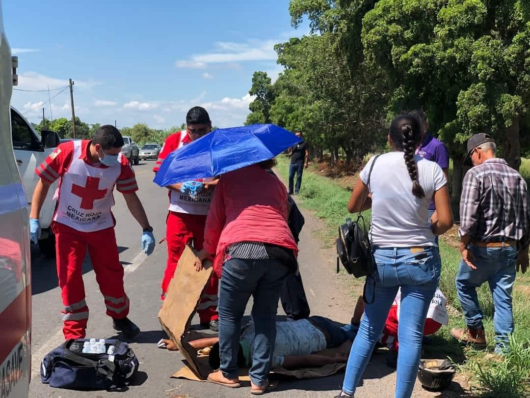 Motociclista, termina lesionado después de sufrir accidente en carretera rumbo a playas las Glorias, en Guasave.