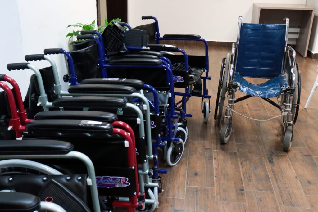 Ayuntamiento de Ahome entrega aparatos ortopédicos, a discapacitados de imdis.
