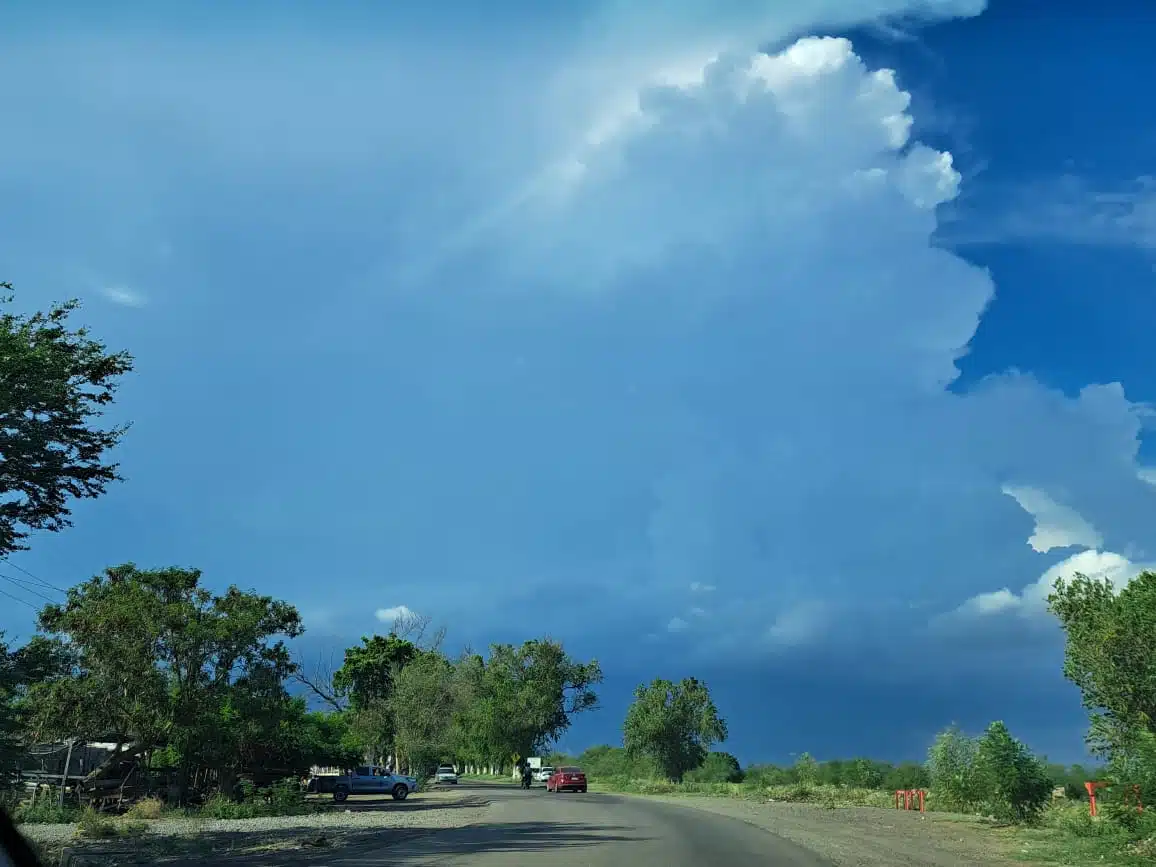 Cielo nuboso en el norte de Sinaloa