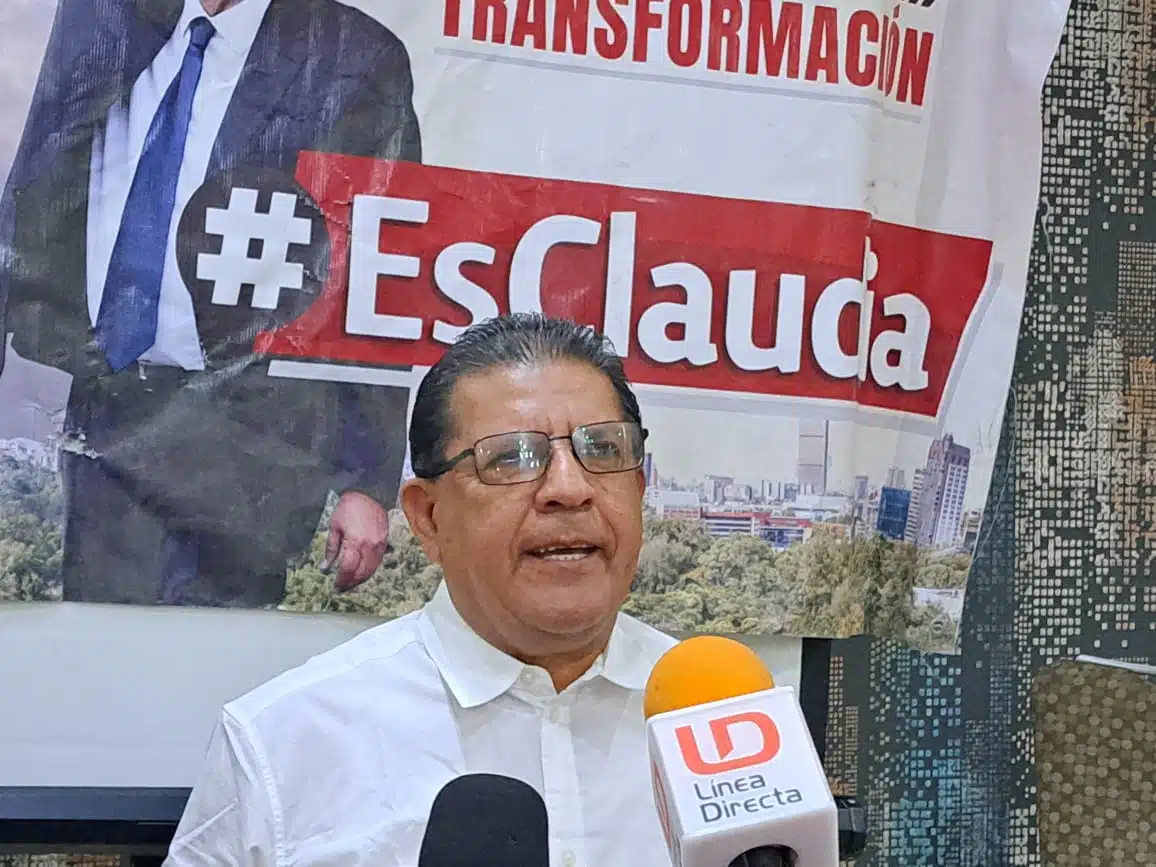 Efrén Lerma Herrera en conferencia de prensa con simpatizantes de la exjefa de gobierno