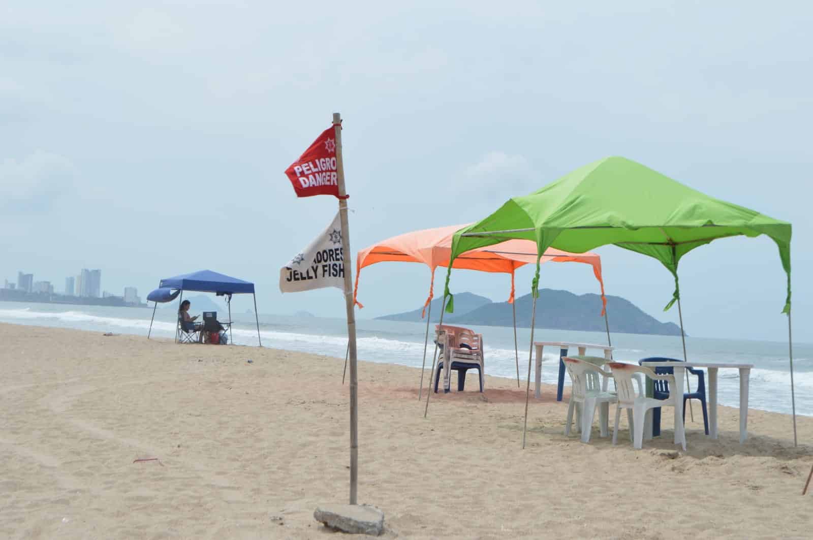 Señalamientos de advertencia para ingresar al mar