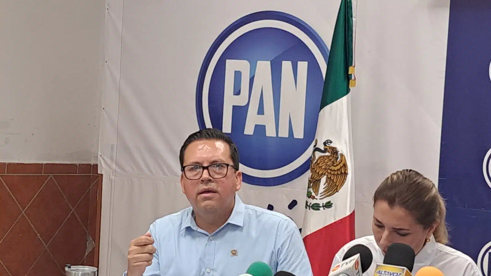 Jacob Efraín Pérez Heiras en rueda de prensa