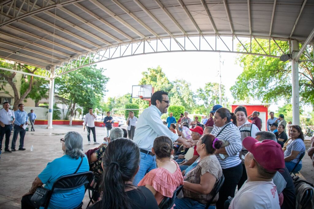 Alcalde Juan de Dios Gámez Mendívil durante la jornada de “Diálogos por el Bienestar” en El Salado