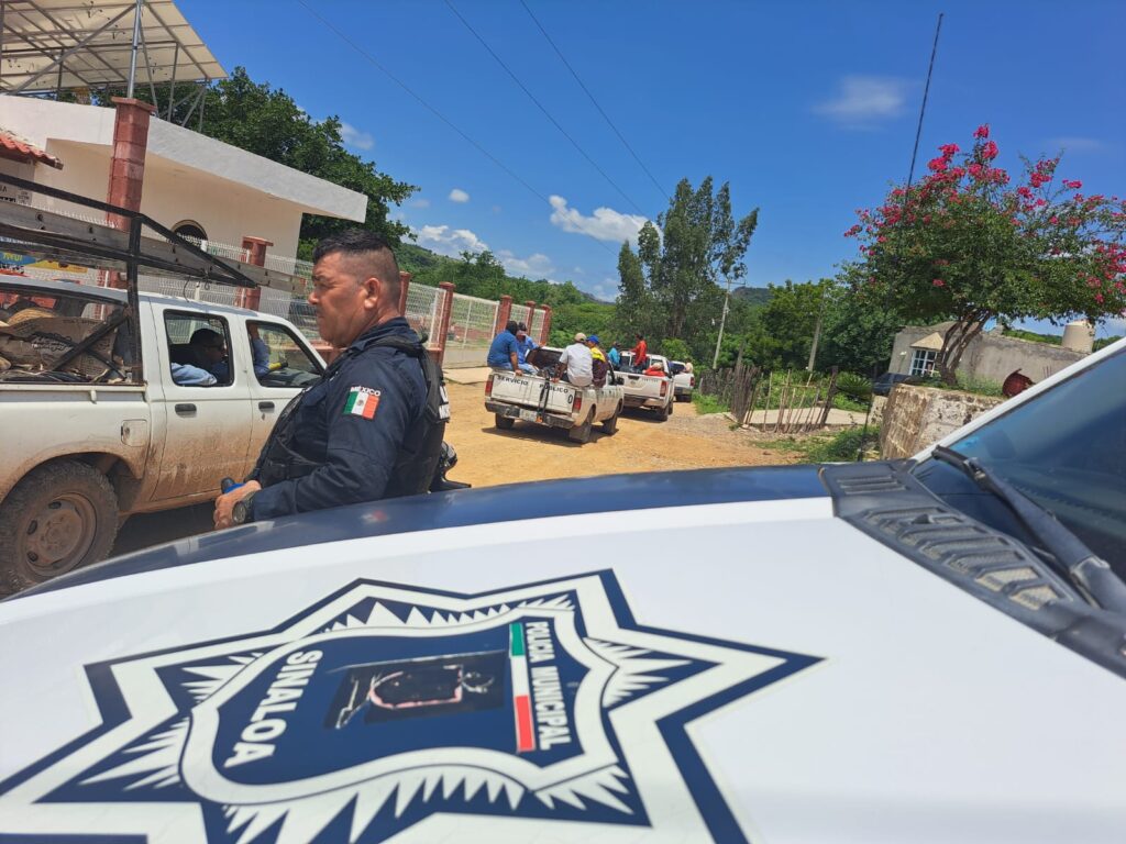 Presencia de policías en San José de las Delicias