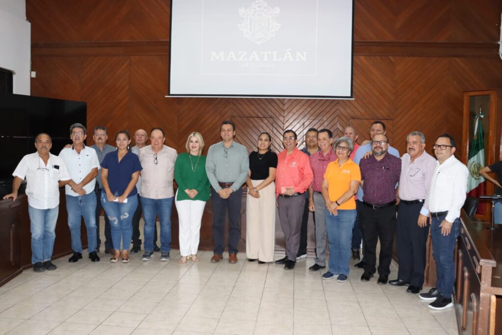 Representantes del ayuntamiento que participaron en la Junta Municipal de Catastro 2024